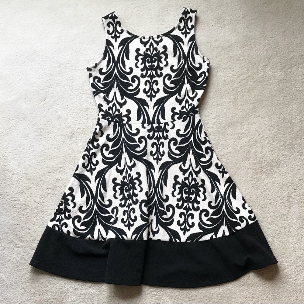 Last One! Black and Ivory Fit and Flare Dress - Picture 2 of 3